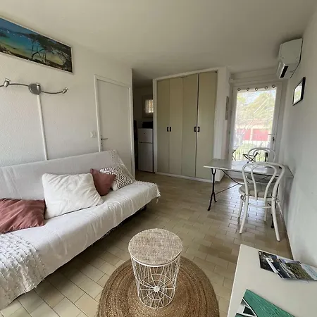 Gielac Avec Terrasse Pour 2 Personnes A Giens شقة Hyères