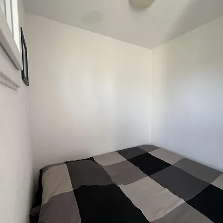 Gielac Avec Terrasse Pour 2 Personnes A Giens شقة